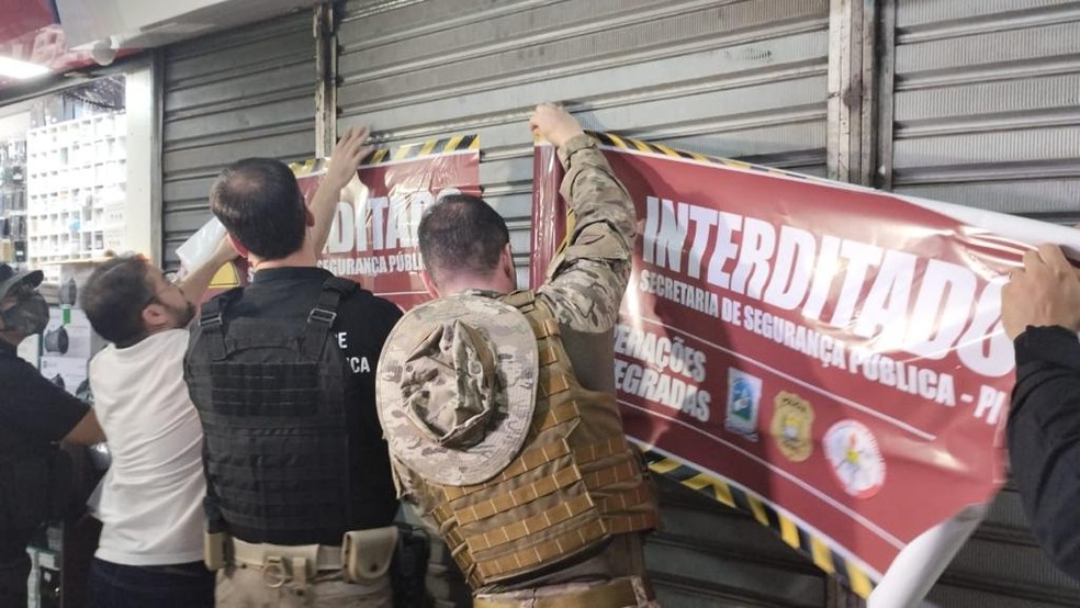 Polícia interdita 12 lojas suspeitas de comercializar celulares roubados em Teresina e Piripiri — Foto: Divulgação/SSP-PI