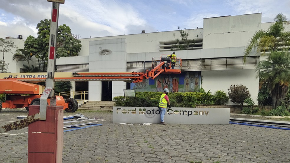 Fábrica da Ford em São Bernardo Campo já está sendo demolida — Foto: André Paixão/Primeira Marcha/Reprodução