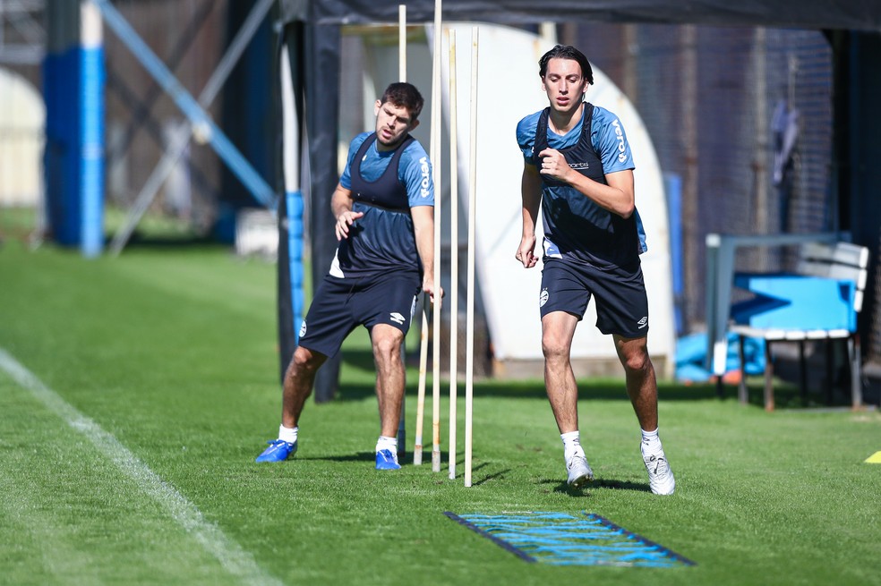 Geromel e Kannemann testam positivo e desfalcam o Grêmio na Libertadores e no Gre-Nal