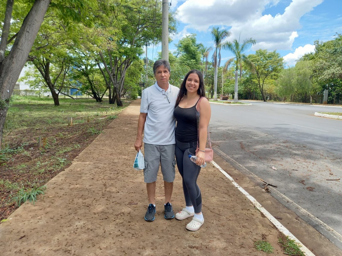 Na vida e nos estudos: Pai e filha fazem prova do Enem na mesma sala em Montes Claros 