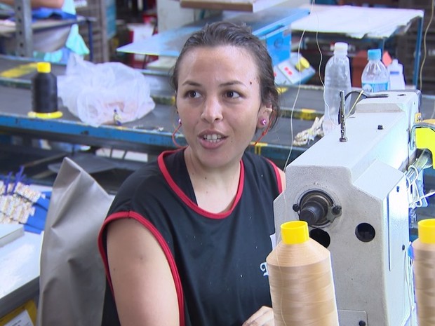 Efigênia Marta Barbosa, costureira em Nova Serrana (Foto: TV Integração/Reprodução)