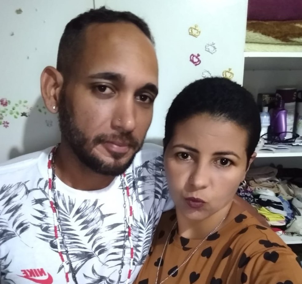 Ricardo e Elza antes do diagnóstico do tumor teratoma — Foto: Arquivo Pessoal