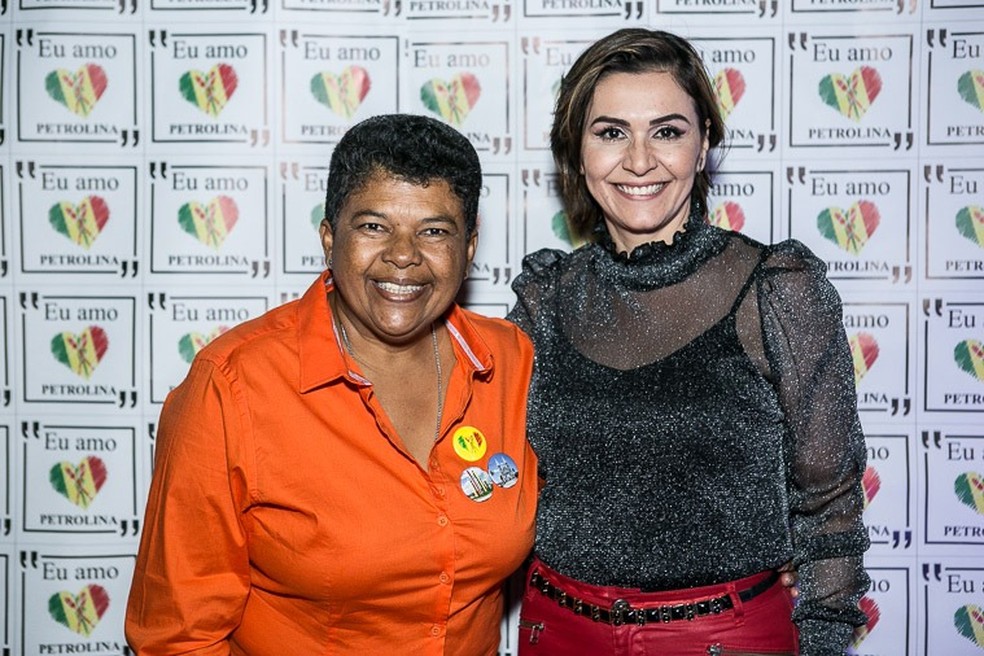 Vanda Torres ao lado de Josélia Maria, organizadora do evento.  — Foto: Arquivo pessoal. 