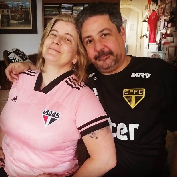 O casal de jornalistas Tatiana Ferraz e Agostinho Teixeira  (Foto: Rreprodução/Instagram)