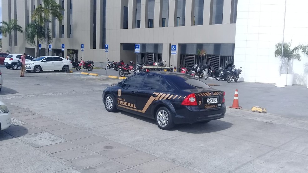 PF deflagra operação contra suposto esquema para venda de decisões judiciais na BA — Foto: Cid Vaz/TV Bahia