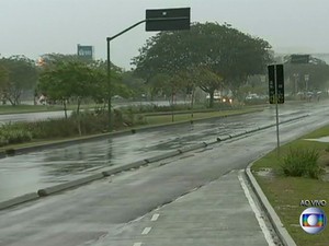 Rio tem sexta-feira chuvosa (Foto: Reprodução/TV Globo)