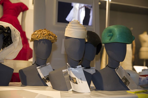 A selection of hats by Cristóbal Balenciaga (Foto: VICTORIA AND ALBERT MUSEUM, LONDON)
