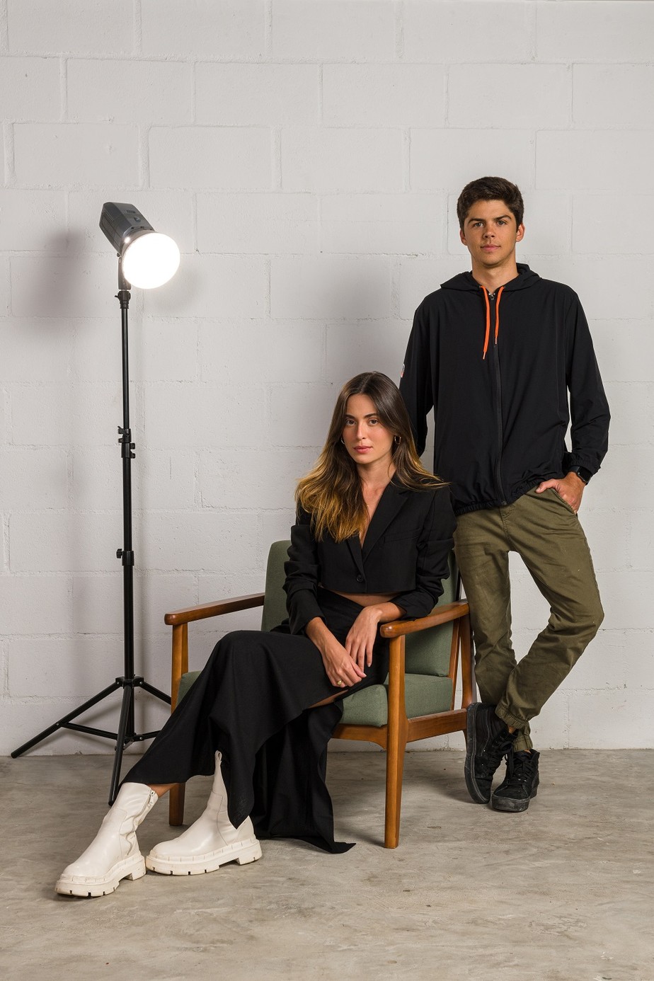 A produtora e modelo Gabriela Barreto e o fotógrafo Léo São Thiago.