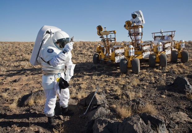 Ex-engenheiro da Nasa transforma areia em líquido usando só ar