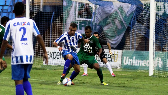 Com gol no final, Chapecoense vira e bate o Corinthians pela 1ª vez na  história