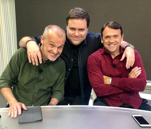 Rodrigo Rodrigues com os comentaristas Sergio Xavier e Petkovic — Foto: Divulgação