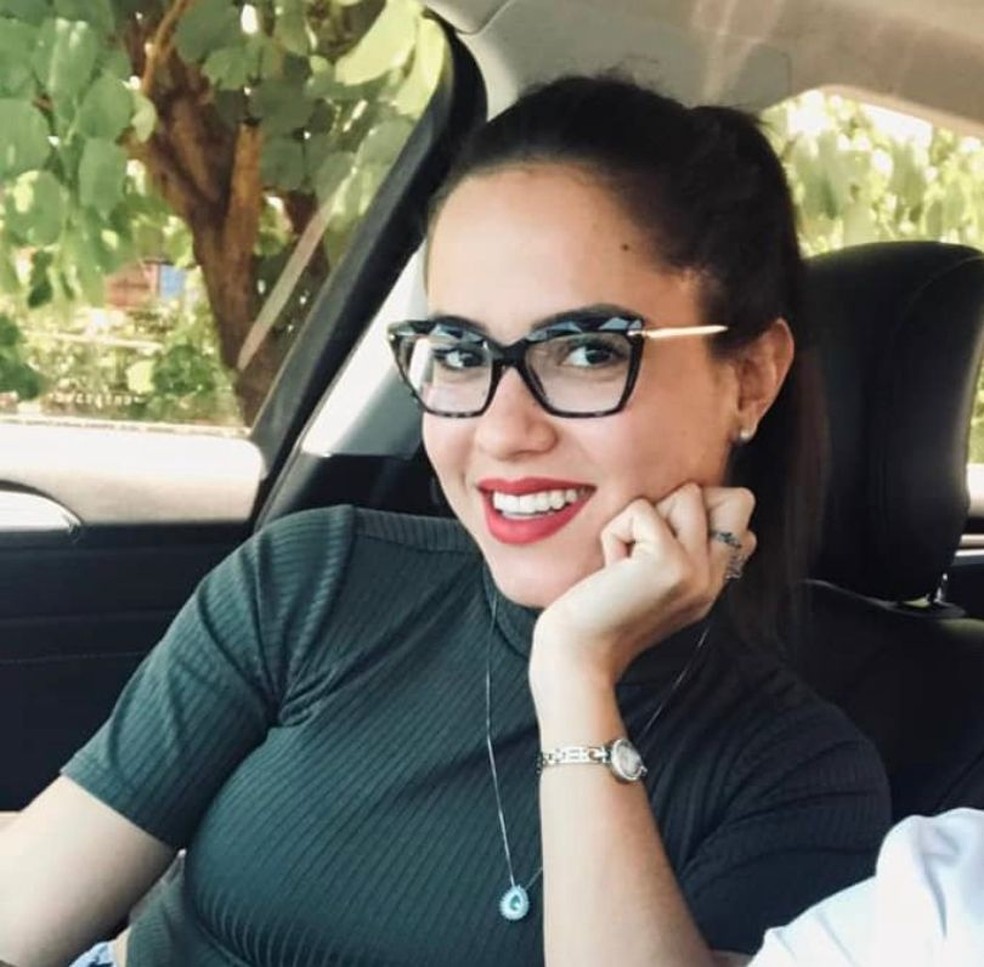 O corpo seria da arquiteta Rita de Cássia Fernandes Lirio, de 25 anos, mas ainda passará por perícia, segundo o Corpo de Bombeiros — Foto: Reprodução