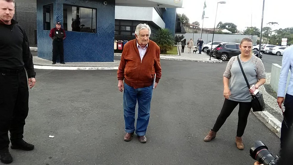 Pepe Mujica visita Lula na prisÃ£o, em Curitiba (Foto: Jorge Melo/RPC)