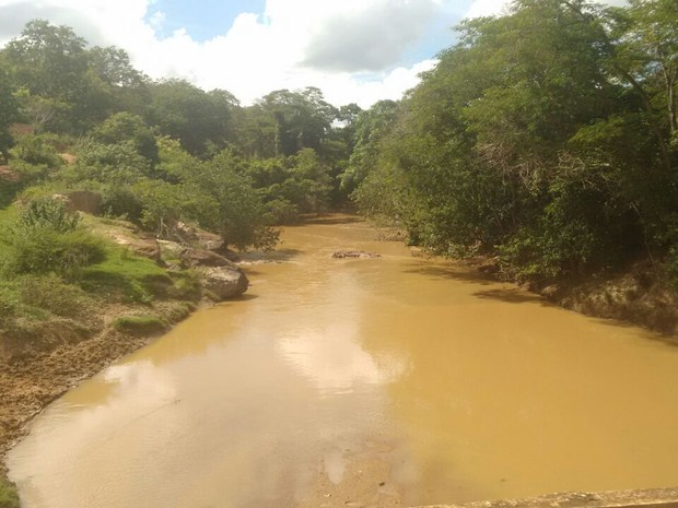 Corpo foi encontrado às margens do Córrego Cidrão (Foto: Polícia Civil/Divulgação)