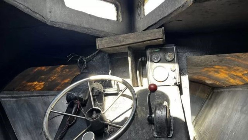 Três homens passaram quase um mês cruzando o Atlântico em um submarino minúsculo, com três toneladas de cocaína. — Foto: BBC