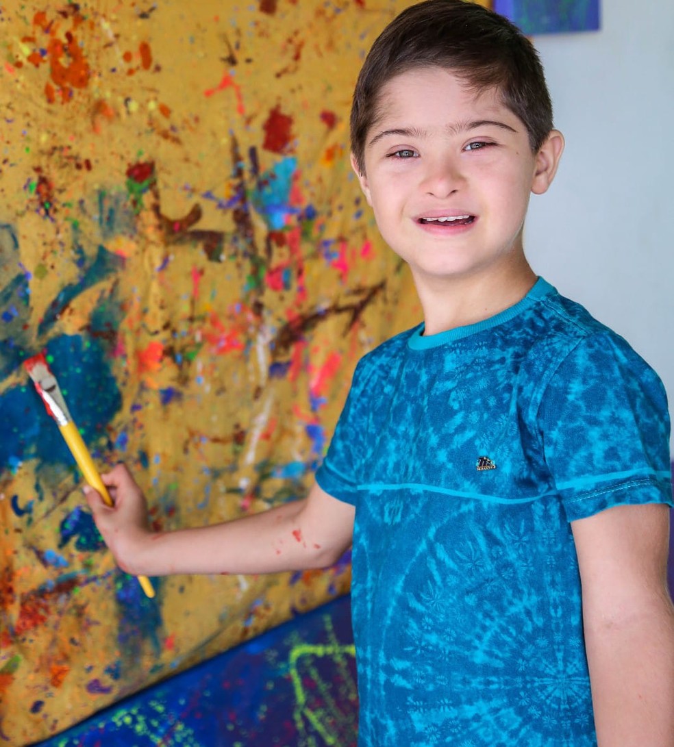 Família de artista piauiense de 11 anos com síndrome de down faz vaquinha online para custear exposição na França — Foto: Arquivo Pessoal/Elenilza Araújo