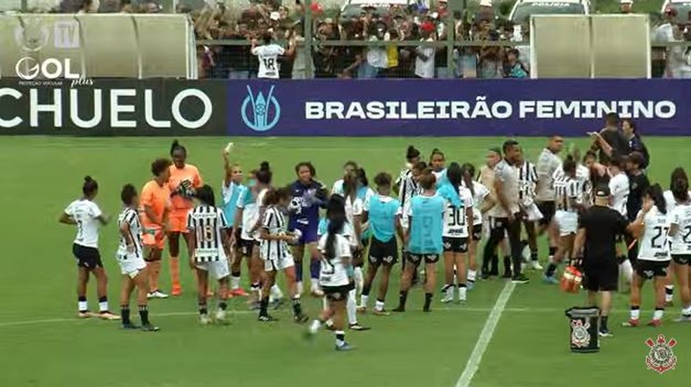 Goleira do Cear&Atilde;&iexcl; chora ao sofrer 14 gols, e jogadoras do Corinthians  consolam | cear&Atilde;&iexcl; | ge
