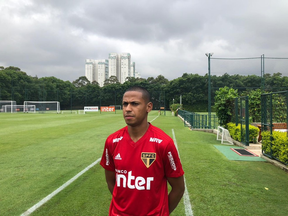 Bruno Alves deverá ser titular do São Paulo contra o RB Brasil — Foto: Felipe Ruiz