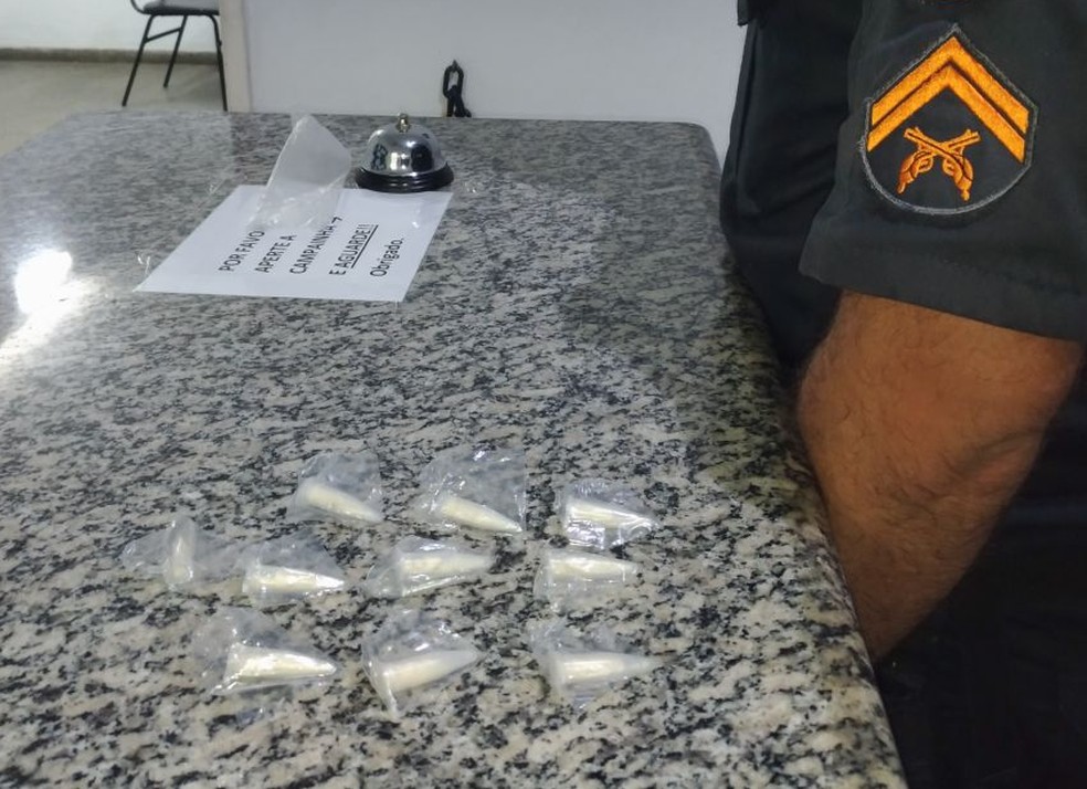 Material apreendido com adolescente em Porto Real (Foto: Divulgação/PM)