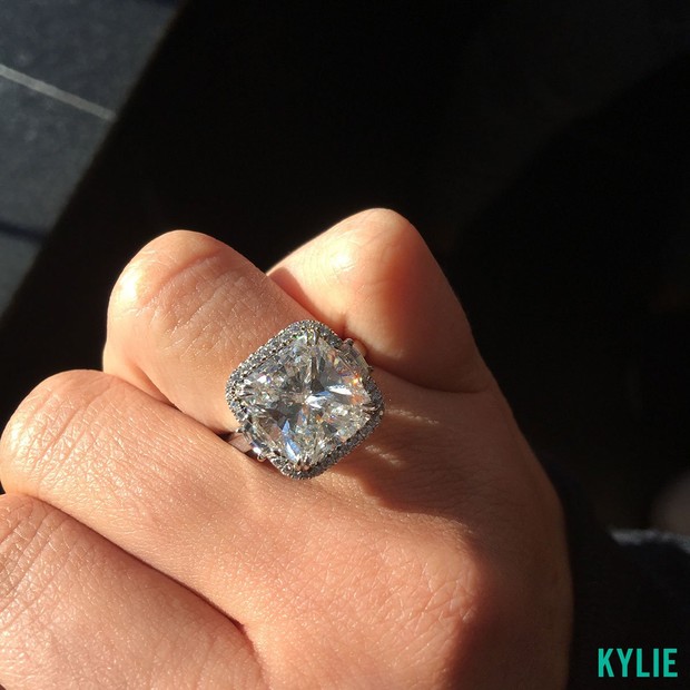 Kylie Jenner ganhou anel de compromisso luxuoso de Tyga (Foto: Reprodução)