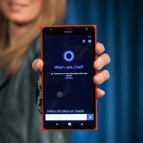 Cortana ganha verdade ou consequência, bola de cristal e beijo