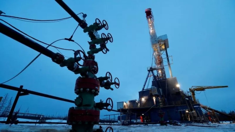 Plataforma de exploração de petróleo da Rússia — Foto: Reuters