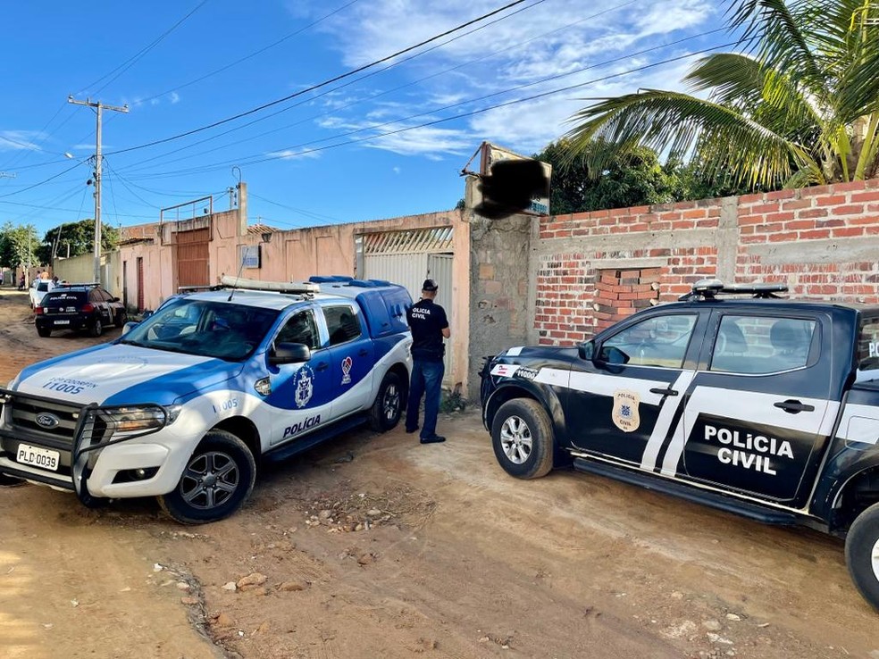 Polícia resgata 14 pessoas mantidas em cárcere privado e prende proprietário de abrigo clandestino na Bahia