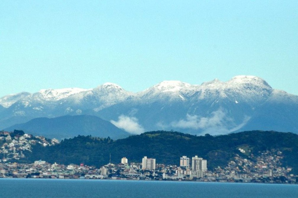 De Santo Antônio de Lisboa, internauta tirou foto das montanhas  — Foto: Celso Martins/Arquivo Pessoal
