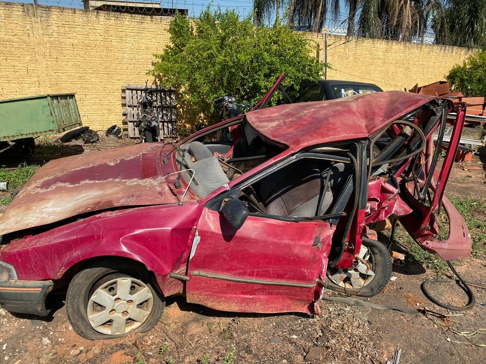 Jovem e criança morreram em acidente com carro com 8 pessoas na BR-153, em Promissão — Foto: J. Serafim/Arquivo Pessoal