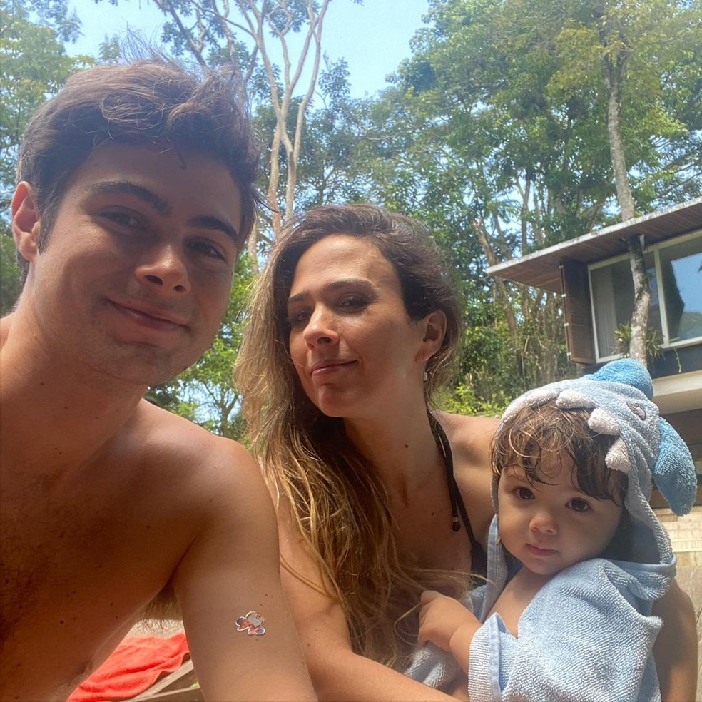 Rafa Vitti, Tatá Werneck e a filha Clara Maria — Foto: Reprodução Redes Sociais