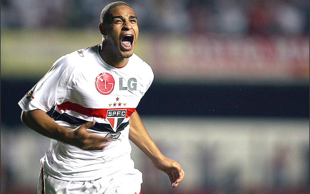 Adriano jogou seis meses no São Paulo — Foto: Agência EFE