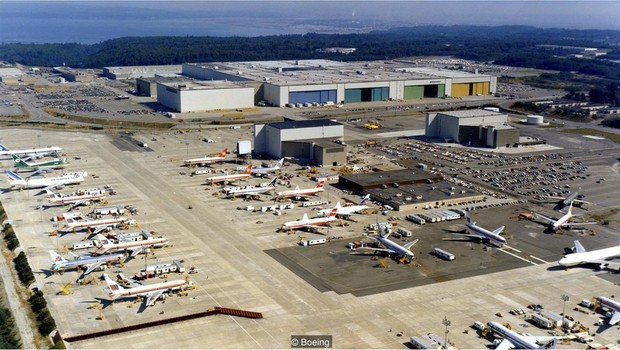 Uma vez concluída, aeronave é rebocada a aeroporto mais próximo (Foto: Boeing via BBC News Brasil) Uma vez concluída, aeronave é rebocada a aeroporto mais próximo (Foto: Boeing via BBC News Brasil)