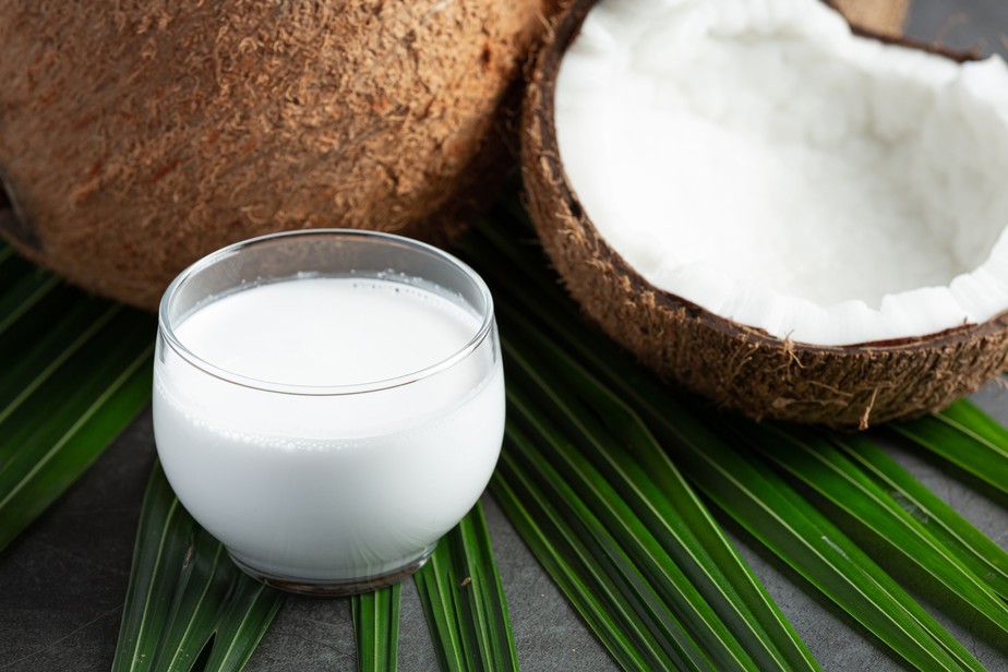 Como todos os derivados do coco, o leite auxilia na manutenção da imunidade