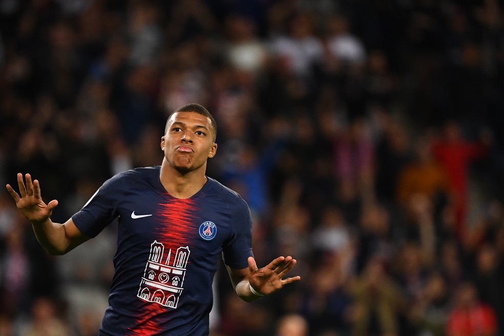 Mbappé é cotado como alvo do Real Madrid na janela de transferências — Foto: AFP