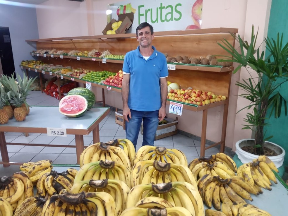O comerciante Amarildo Berbet pretende comercializar produtos regionais no Ceasp — Foto: Michelle Reis