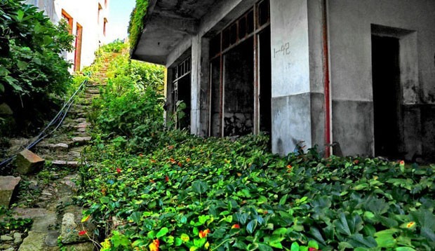 Vila abandonada (Foto: Tang Yuhong / Divulgação)