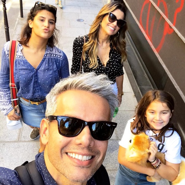 Otaviano Costa, Flávia Alessandra, Giulia e Olívia Costa (Foto: Reprodução/Instagram) Otaviano Costa, Flávia Alessandra, Giulia e Olívia Costa (Foto: Reprodução/Instagram)