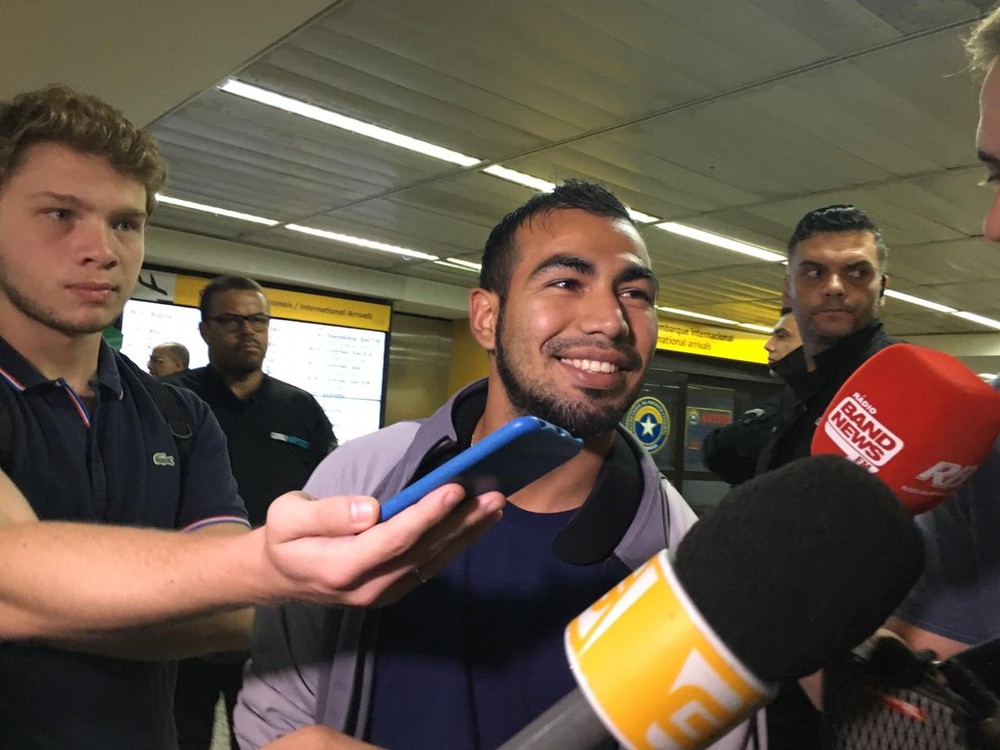 Sornoza chega a São Paulo para assinar com o Timão e mira desafios