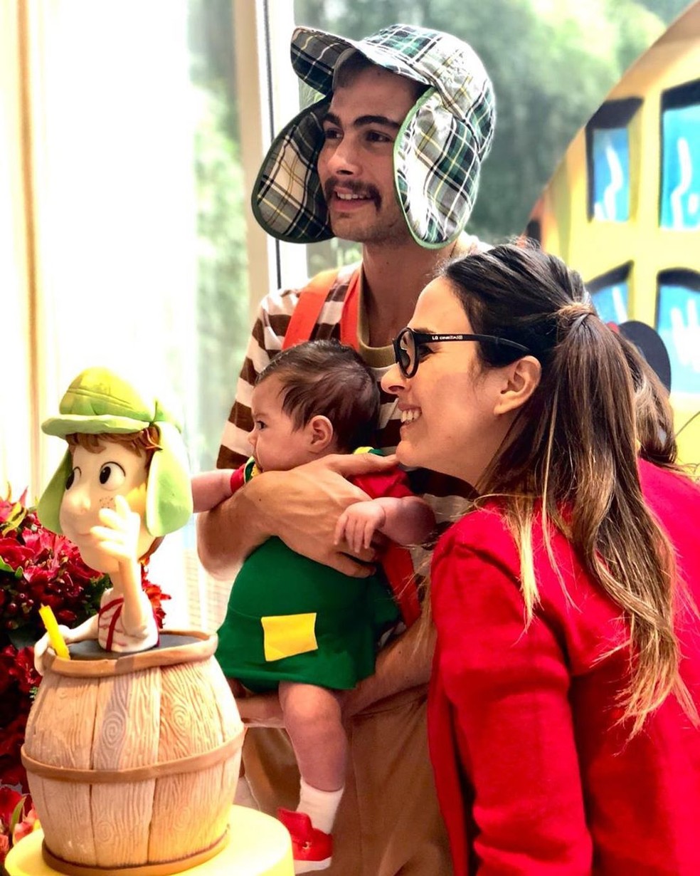 tata werneck veste filha de chiquinha em comemoracao de dois meses famosos gshow