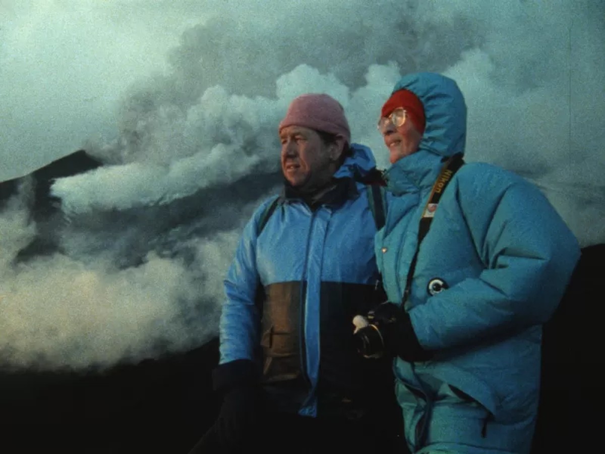 火山を「追いかけて」死亡し、オスカーにノミネートされた映画になったカップルの物語 | 映画館
