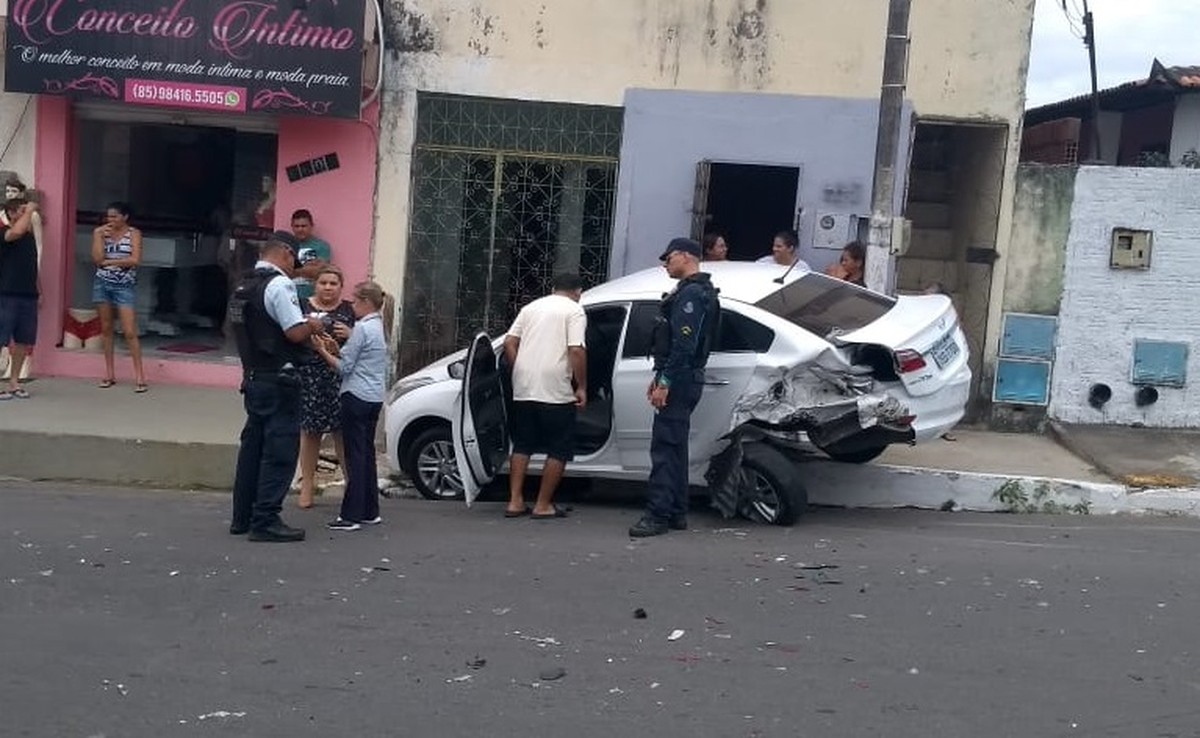 Colisão deixa três feridos em Maracanaú, na Grande Fortaleza Ceará G1