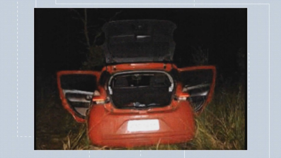 O laudo destaca que o carro de grupo foi vistoriado por uma segunda equipe policial, o que impossibilitou a busca por vestígios biológicos". — Foto: Laudo de perícia criminal / Reprodução