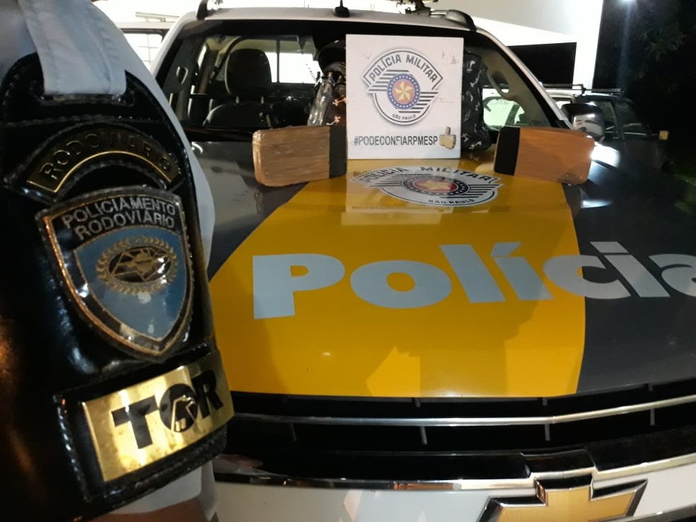 Crack foi apreendido pela polícia, em Presidente Epitácio — Foto: Polícia Rodoviária/Cedida