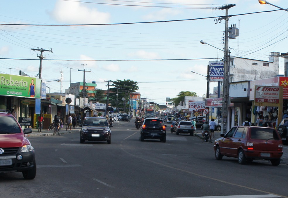 Avenida Josefa Taveira, uma das principais do bairro de Mangabeira, Paraíba (Foto: Inaê Teles/G1)