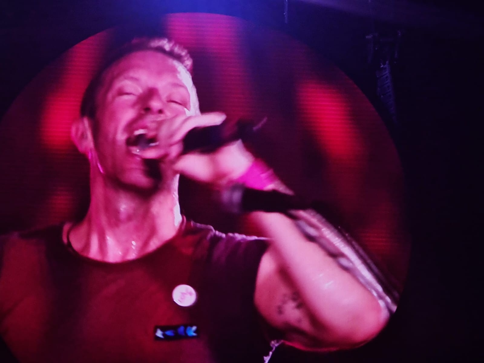 Chris Martin em show do Coldplay no Estádio Nilton Santos (Engenhão), no Rio de Janeiro, em 26 de março de 2023 — Foto: Louise Queiroga