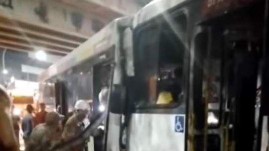 Acidentes na Avenida Brasil deixam um morto e nove feridos; vídeo