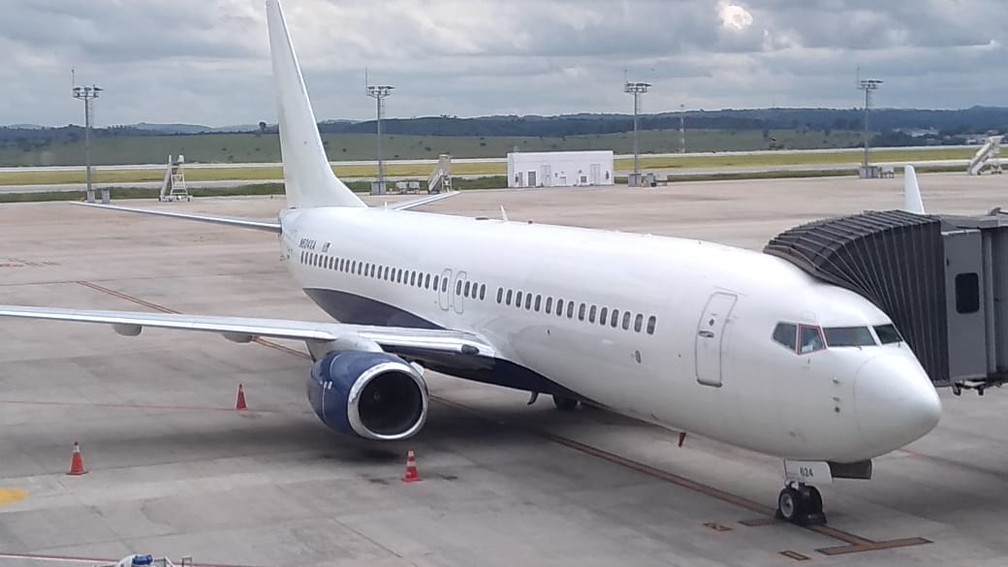 Avião com 44 deportados chegou a Confins em março de 2020 — Foto: Polícia Federal/Divulgação