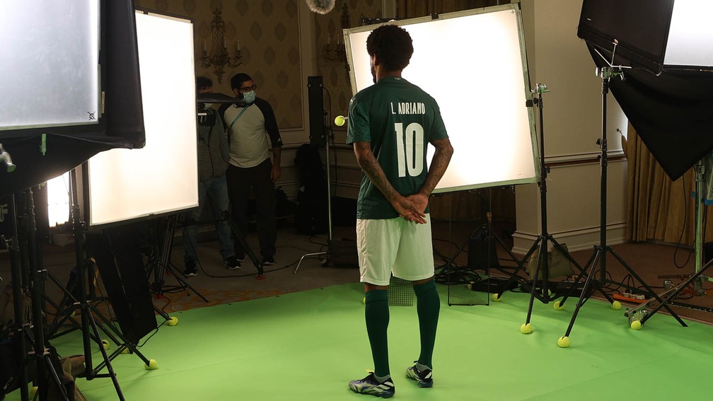 Experiente e com bagagem cheia de títulos, Luiz Adriano sonha com bi mundial, agora pelo Palmeiras