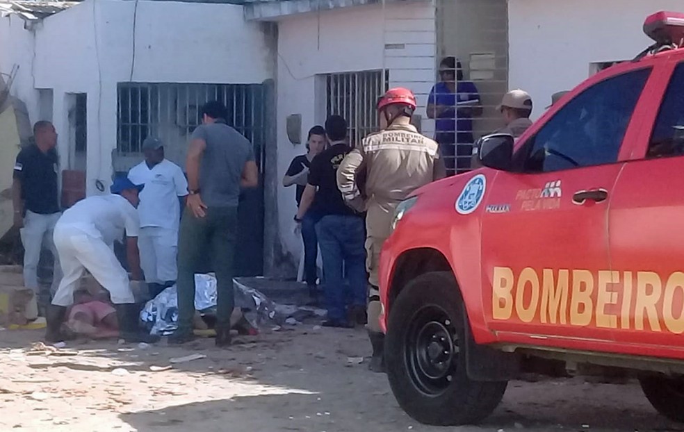 Corpo de Bombeiros foi acionado para explosão que deixou mortos e feridos em Camaragibe, no Grande Recife — Foto: Reprodução/WhatsApp