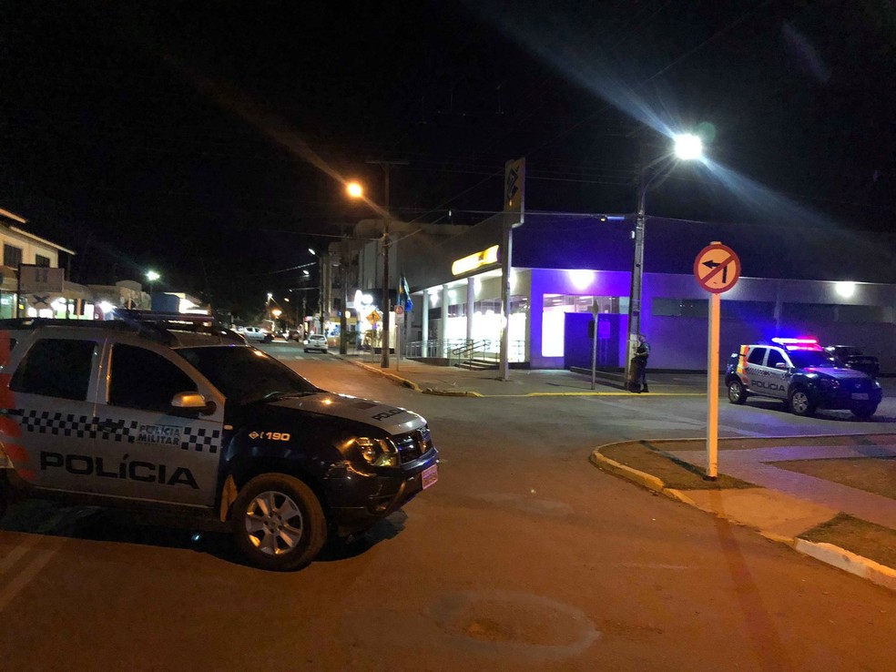 Ladrão arrombou janela de banco em tentativa de furto e fugiu em Campo Novo do Parecis (Foto: Portal Campo Novo)